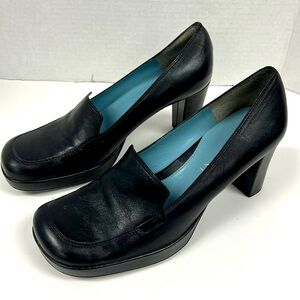 Gianni Bini “Ambitious” Leather Heeled Loafers Size 9